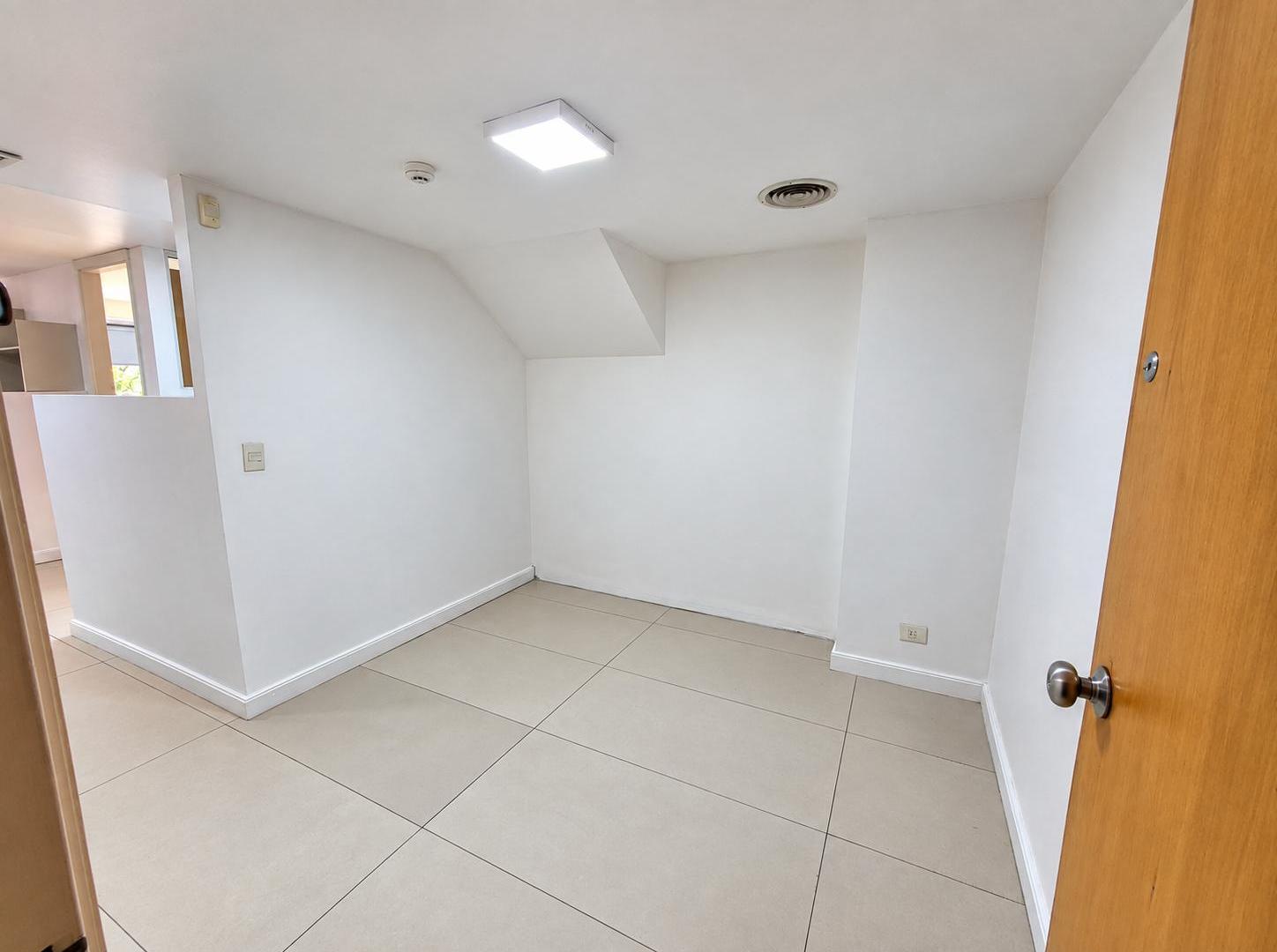 Foto de ALQUILER OFICINA DE CATEGORIA CON COCHERA EN ZONA GUEMES, imagen 1
