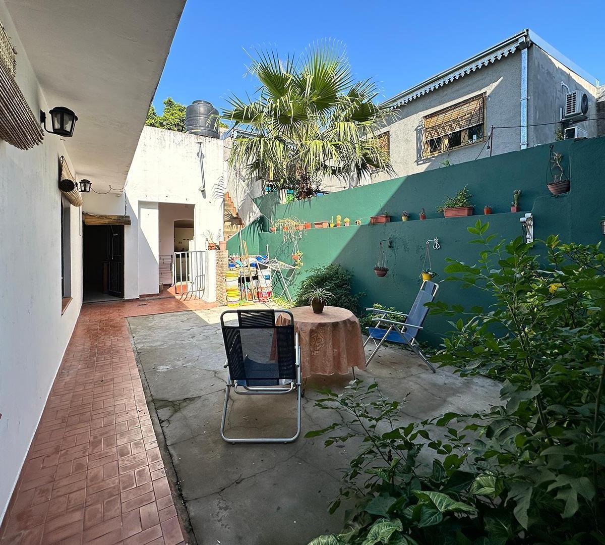 Casa de 4 Dorm. con Cochera, Patio y Terraza en Venta en Luis Agote 4