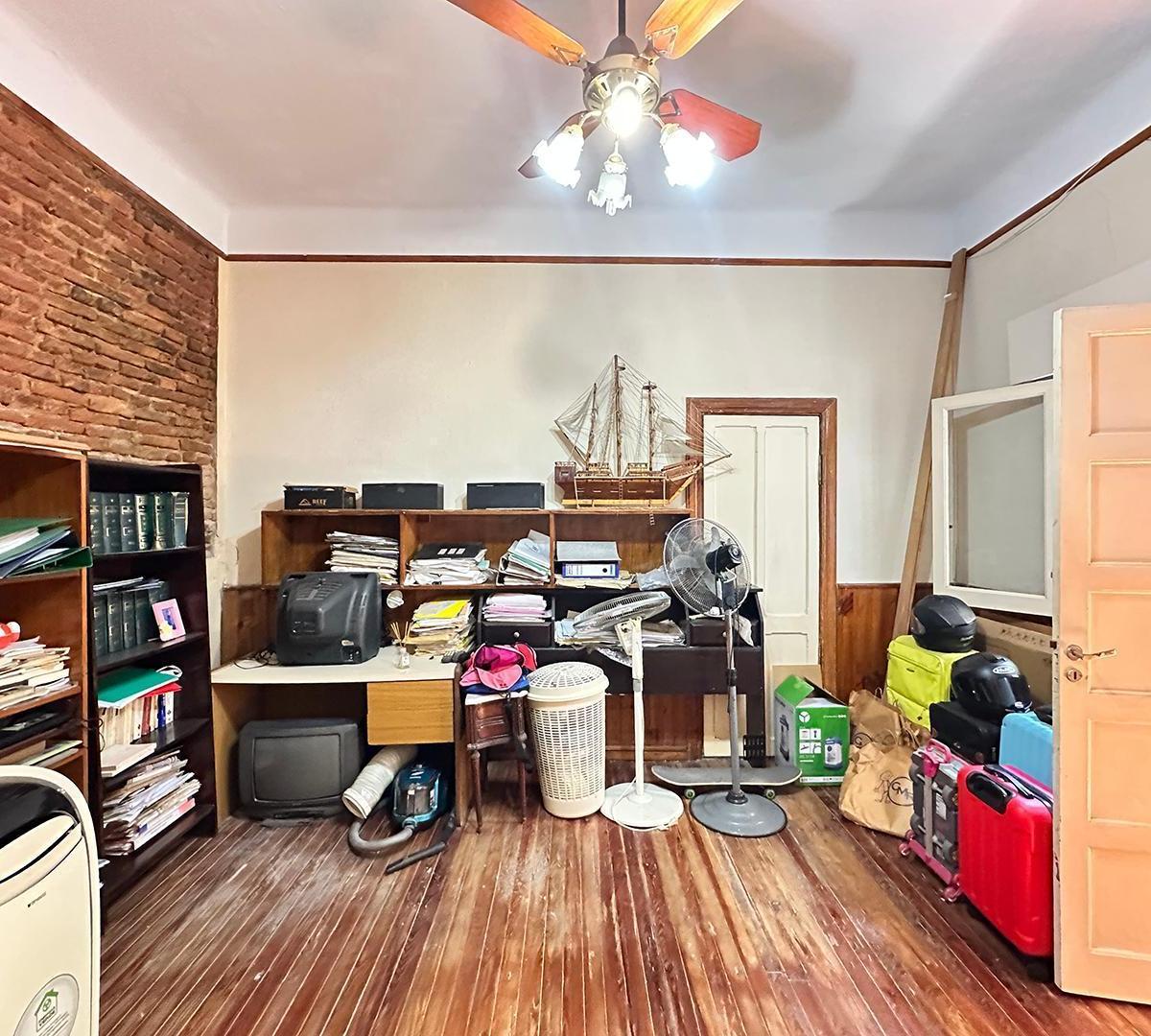 Casa de 4 Dorm. con Cochera, Patio y Terraza en Venta en Luis Agote 3