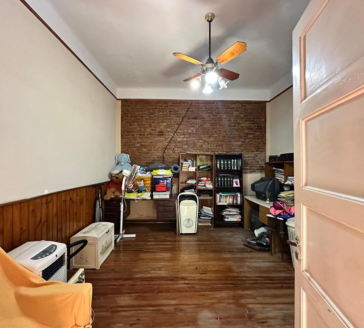 Casa de 4 Dorm. con Cochera, Patio y Terraza en Venta en Luis Agote 1