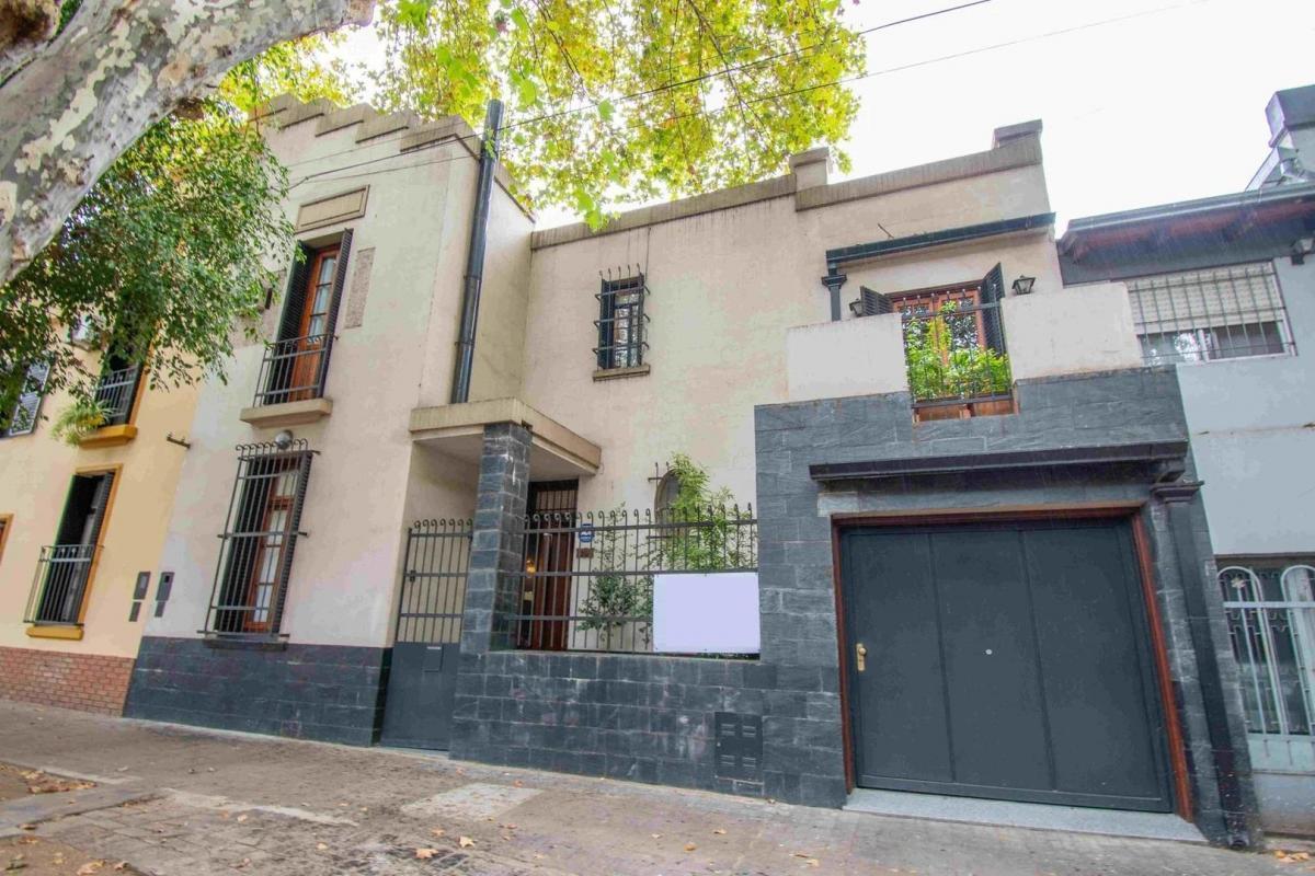 Casa 4 Dorm. en Venta en Azcuenaga 5