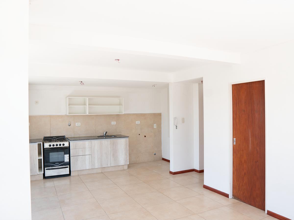 Departamento de 2 Dorm. en Barrio Arroyito 3