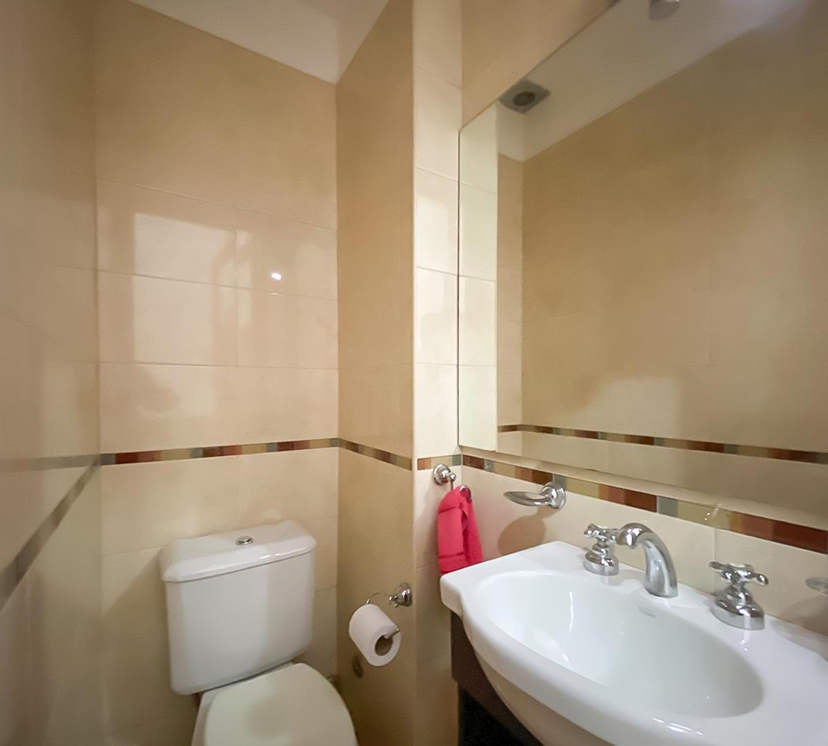 Departamento de Estilo de 2 Dorm. Amplios, con Gran Jardín de Uso Común 2