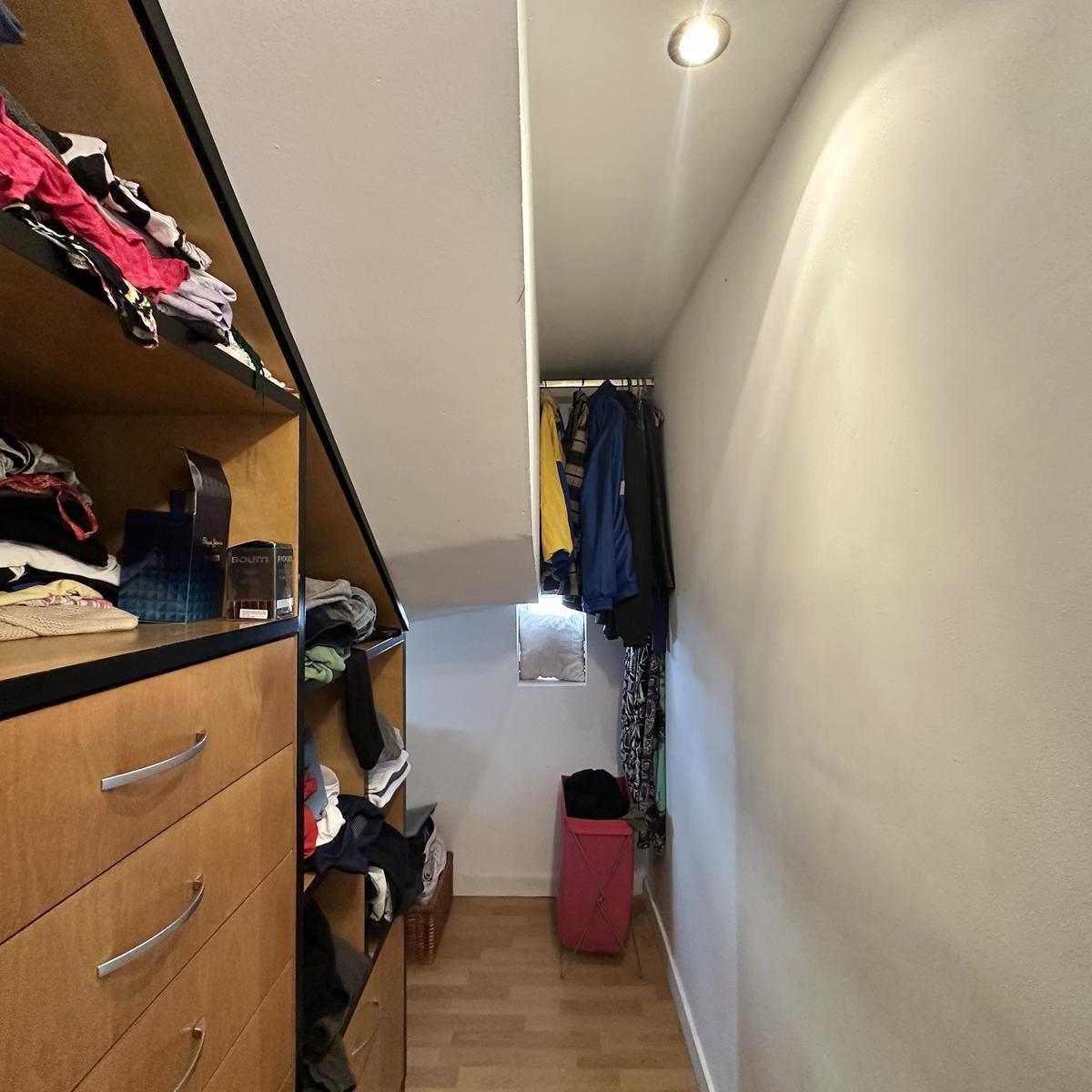 Departamento de Dos Dorm. y Cochera en Venta en Barrio Abasto 2