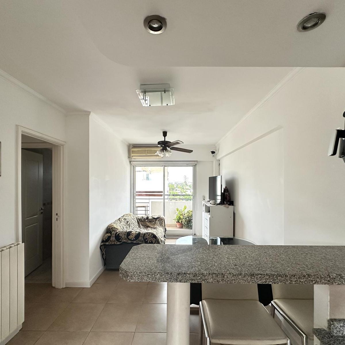Departamento de Dos Dorm. y Cochera en Venta en Barrio Abasto 5