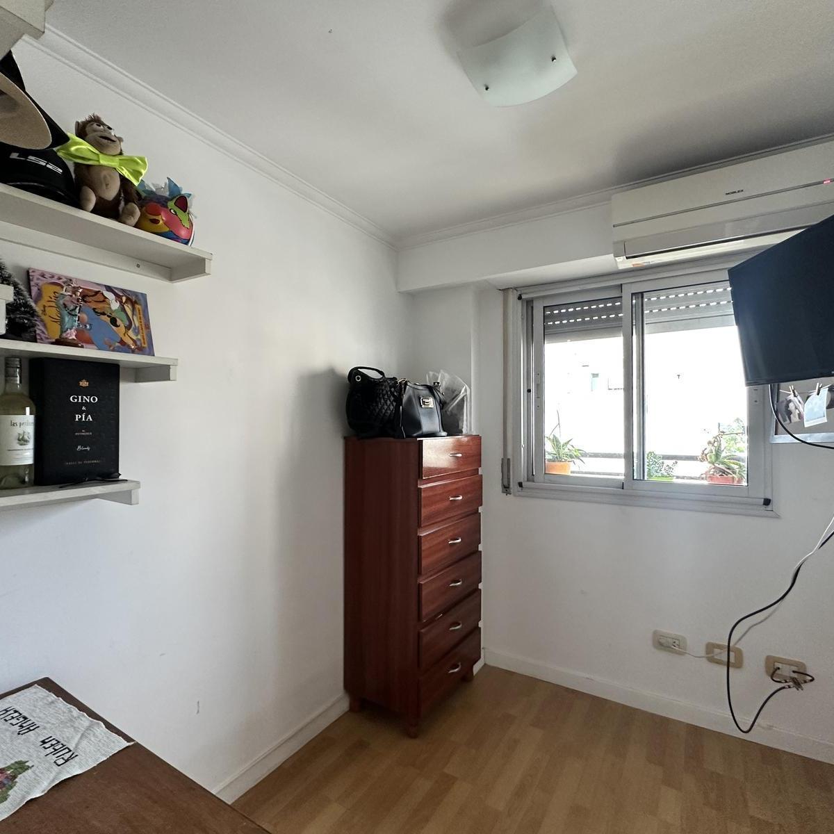 Departamento de Dos Dorm. y Cochera en Venta en Barrio Abasto 3