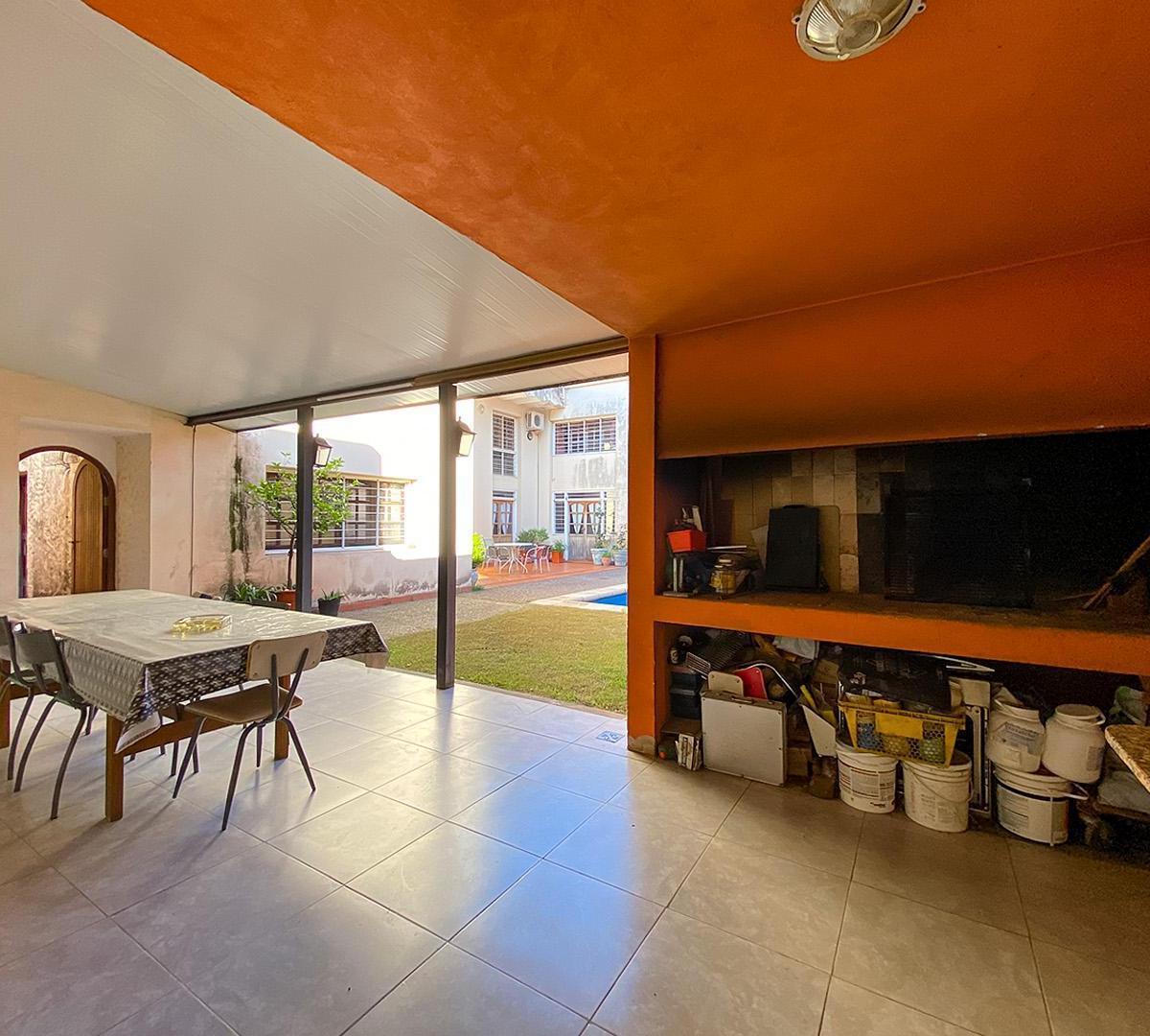 Venta - Casa 4 Dorm. - Rep. de La Sexta 4