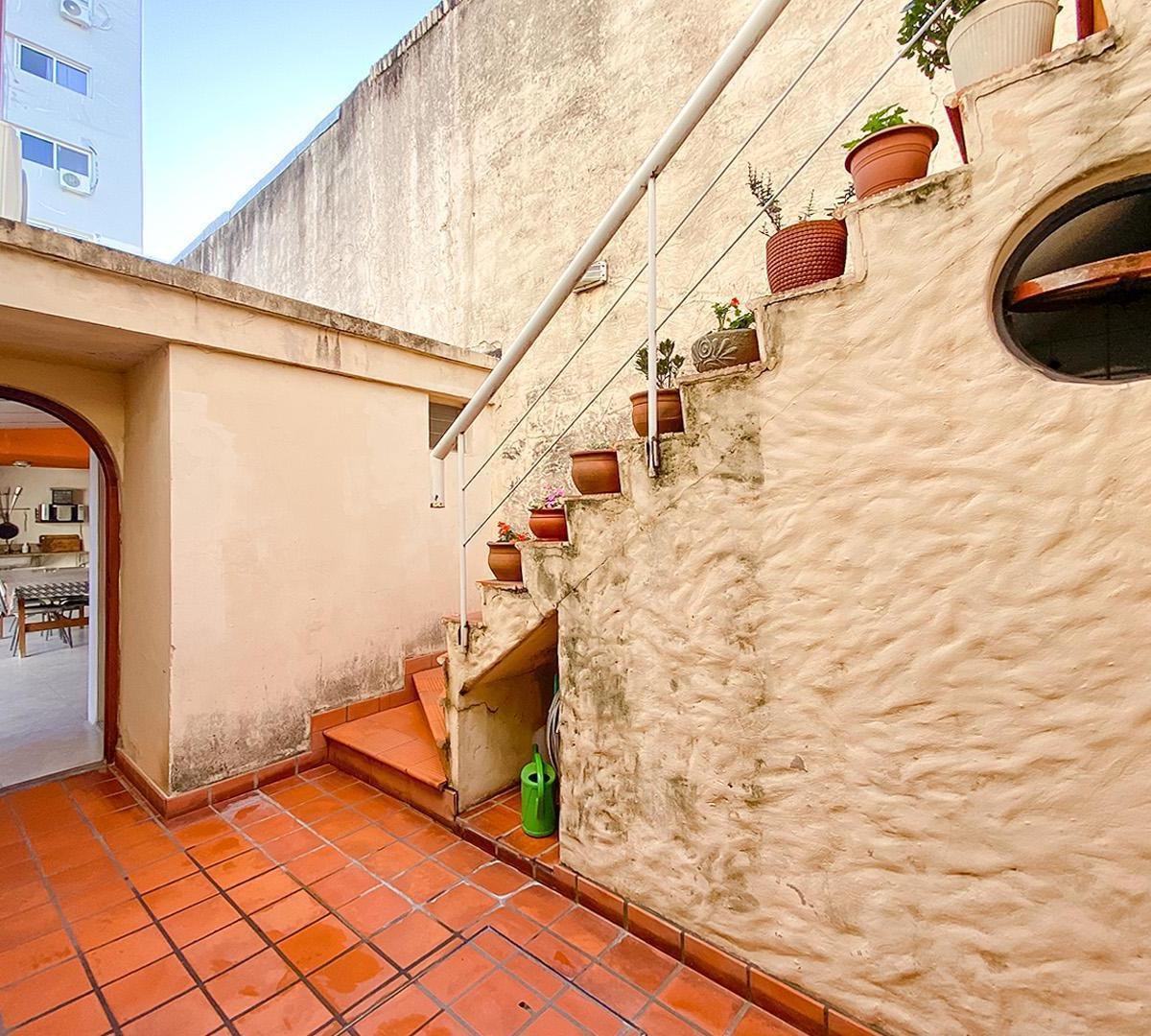 Venta - Casa 4 Dorm. - Rep. de La Sexta 3
