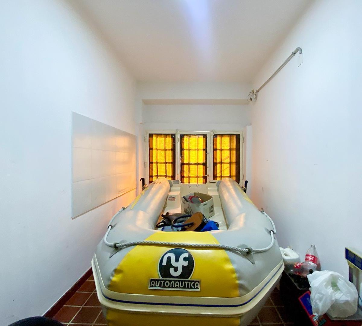 Casa en Venta en Arroyito con Cochera y Posibilidad de Local 1
