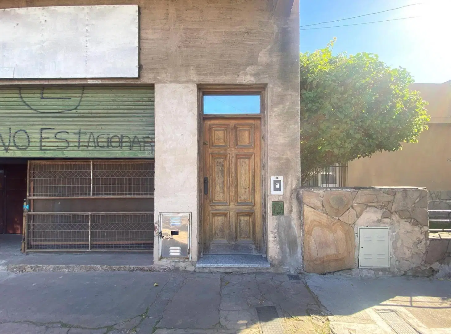 Venta casa con Galpón/Depósito en Av. Provincias Unidas al 200 2