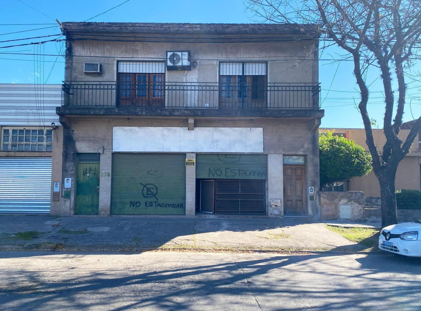 Venta Galpón/Depósito con Vivienda en Av. Provincias Unidas al 200