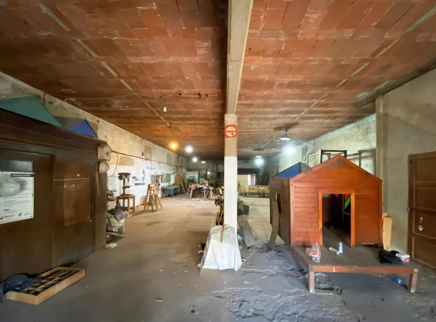 Venta Galpón/Depósito con Vivienda en Av. Provincias Unidas al 200 2