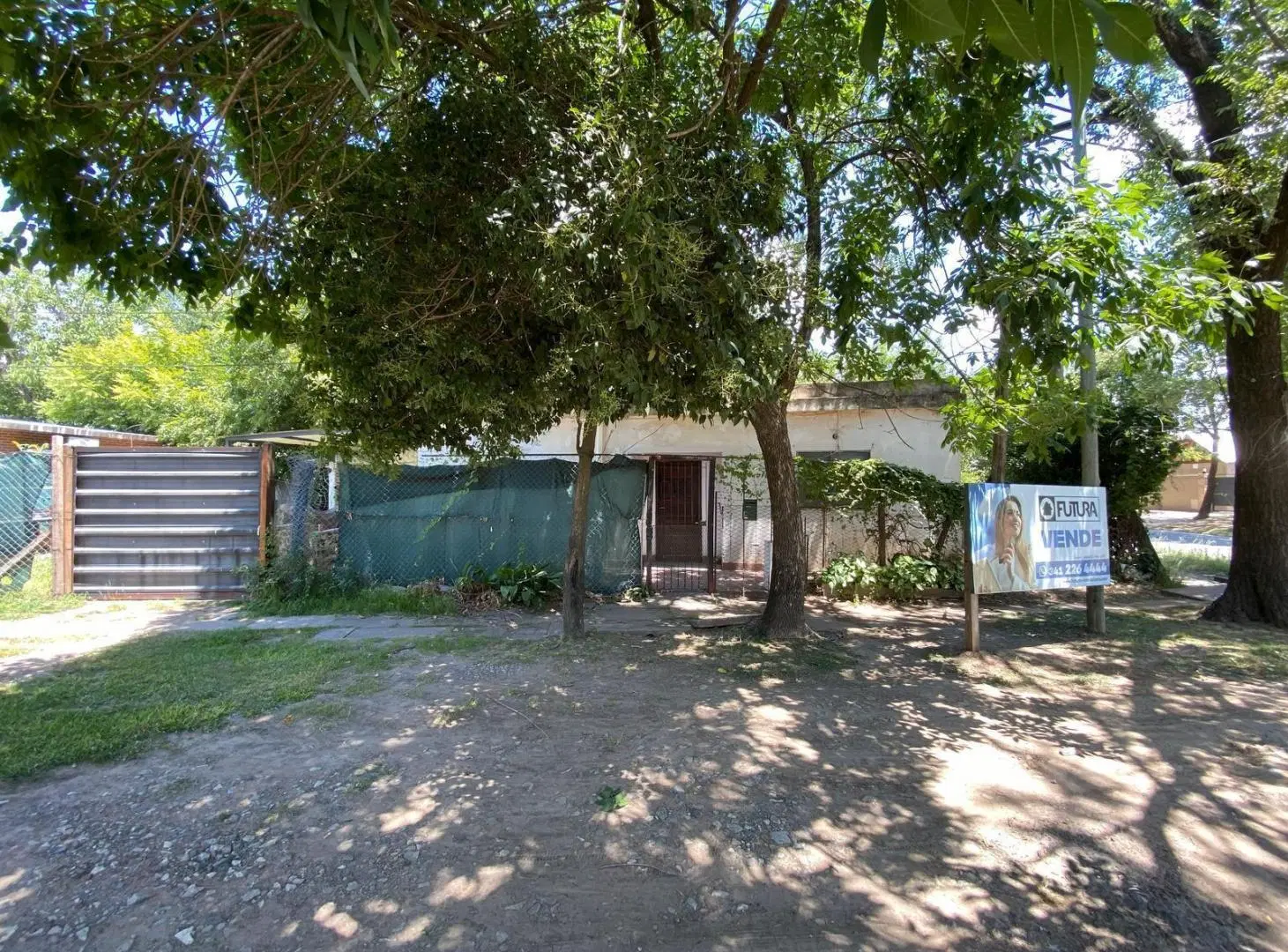 Lote/casa en venta en esquina comercial Funes City 5
