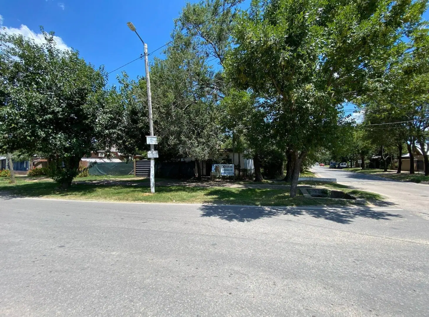 Lote/casa en venta en esquina comercial Funes City 2