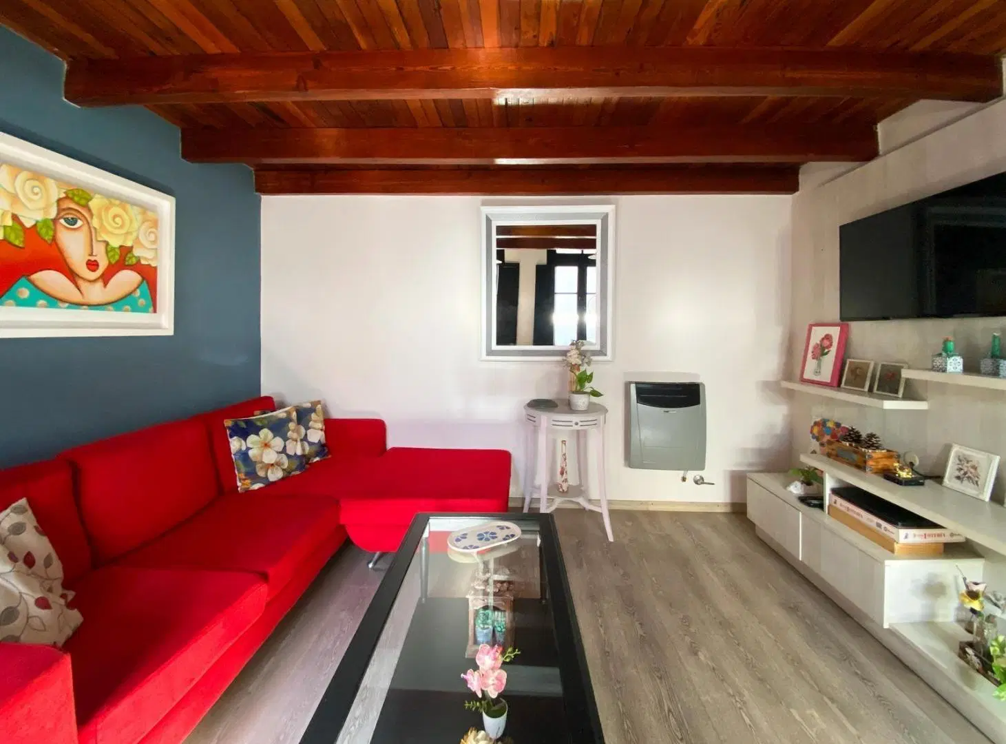 Casa interna única. 3 dormitorios. 2 baños. Apta crédito. 2