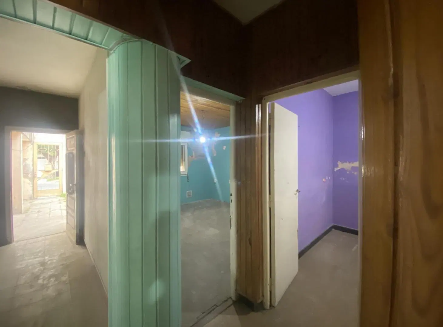 Venta: casa de 2 dormitorios con gran terreno. A reciclar. 3
