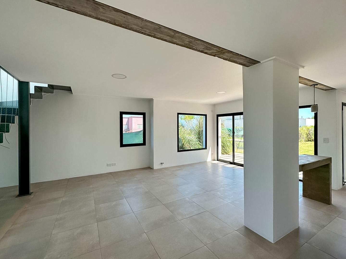 Foto de Dos Casas a Estrenar en Venta de Dos Dormitorios en Funes City Zona, imagen 5