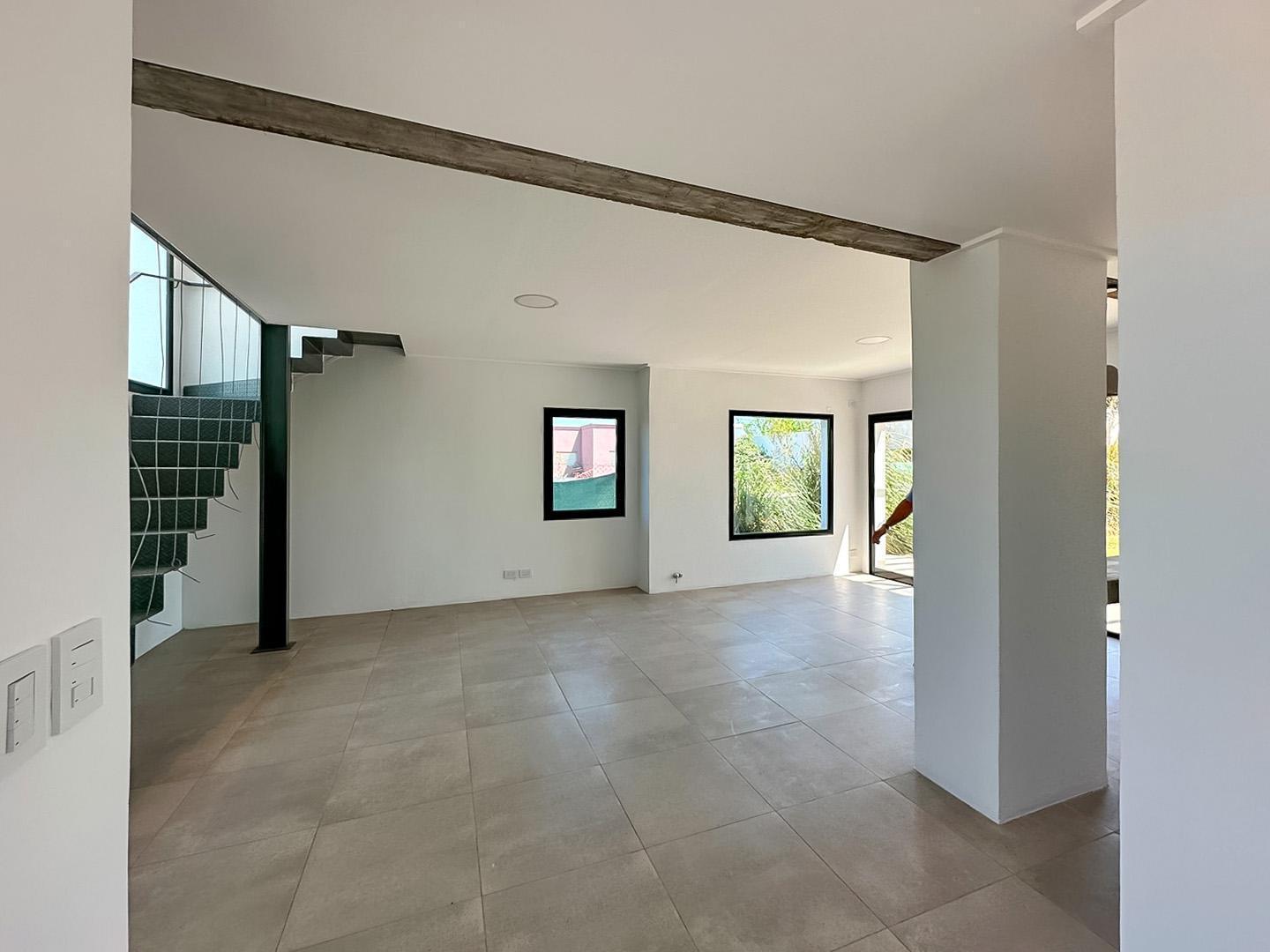 Foto de Dos Casas a Estrenar en Venta de Dos Dormitorios en Funes City Zona, imagen 5