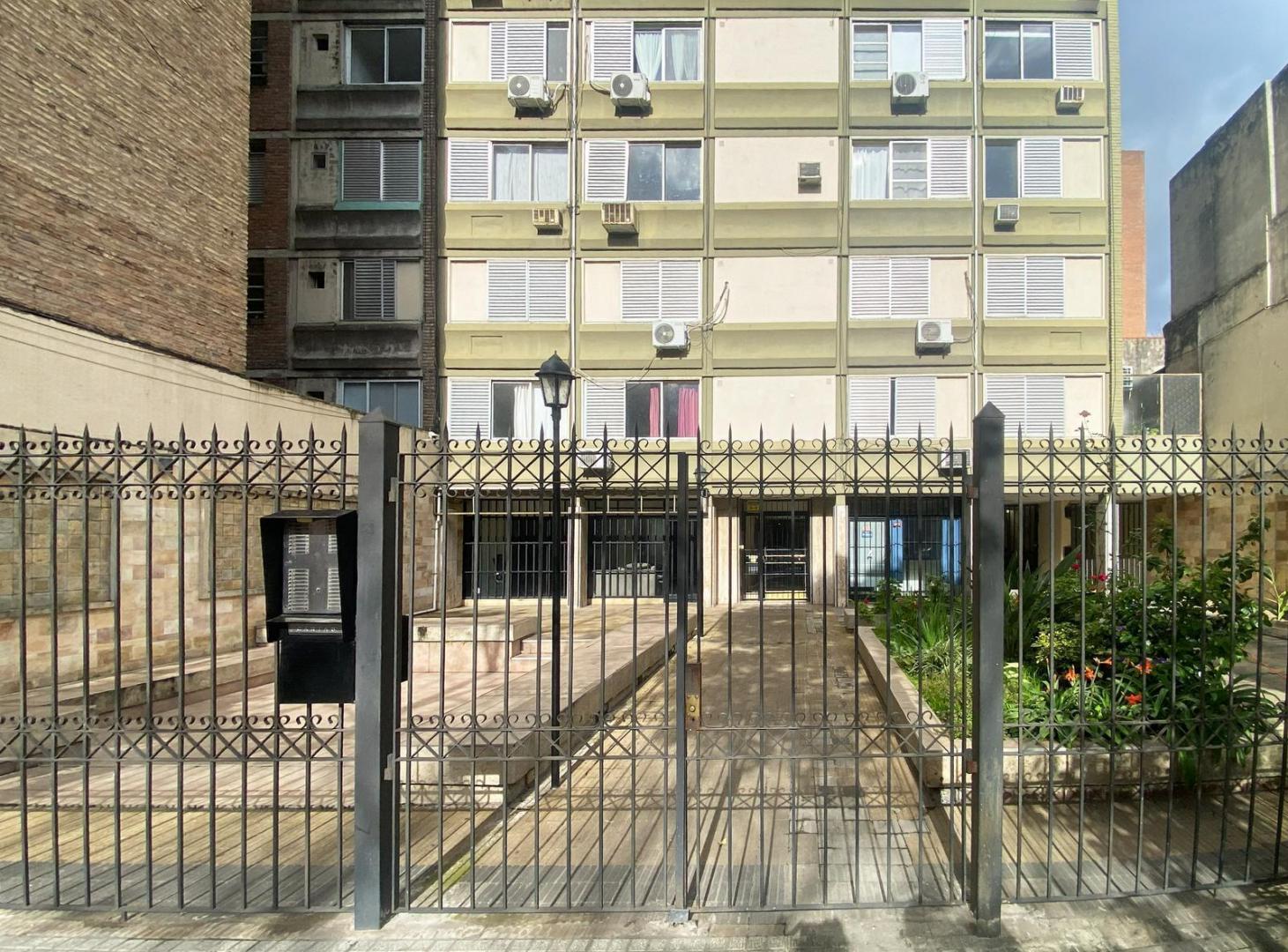 Foto de Departamento 2 dormitorios con cochera a la venta en el Centro, imagen 2