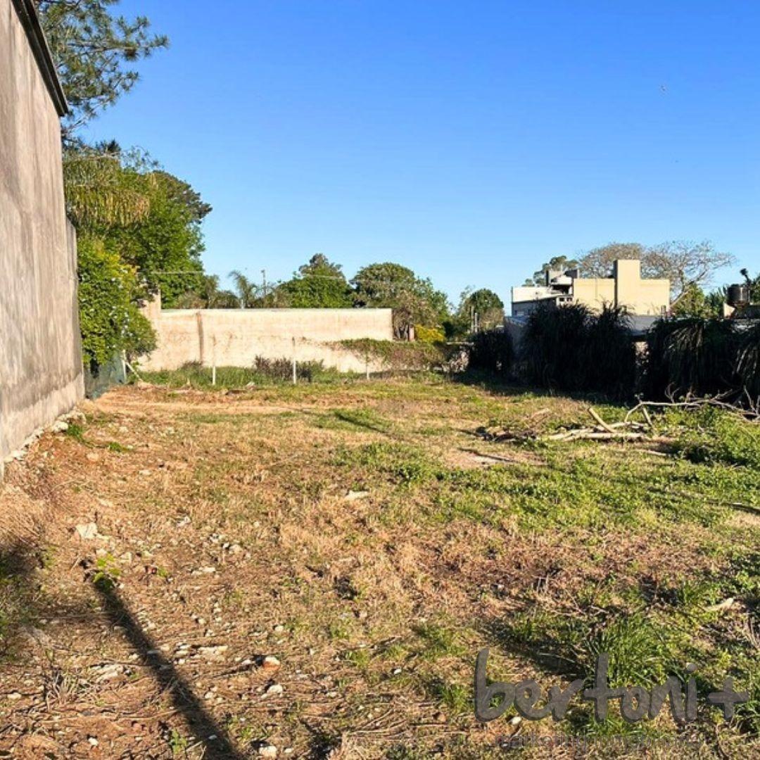 Terreno en Barrio Nebel. Oportunidad. Todos Los Servicios 3