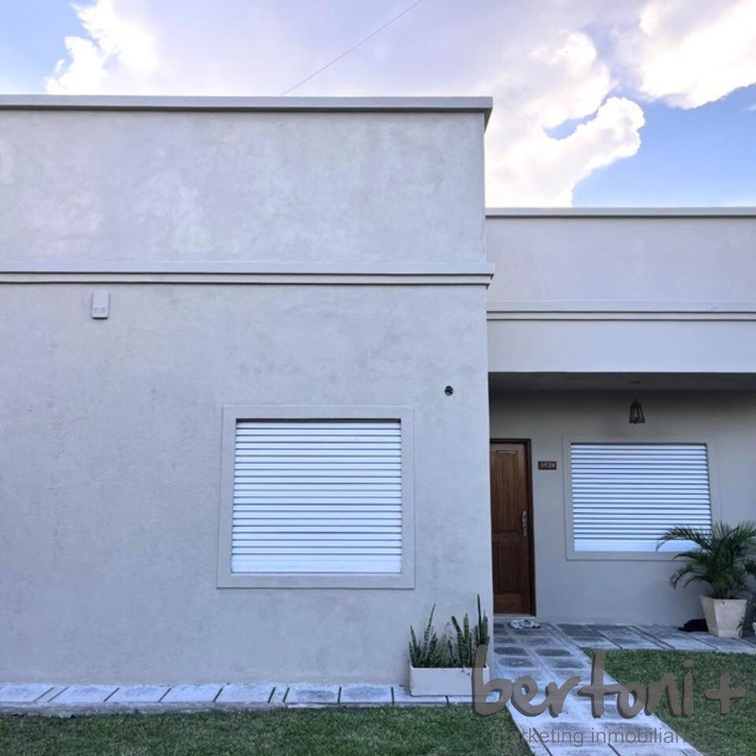 Casa Amplia, Familiar, Cochera y Piscina 2