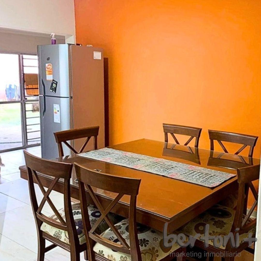 Amplia Casa con Local Comercial. Muy Comoda. Oportunidad! 1