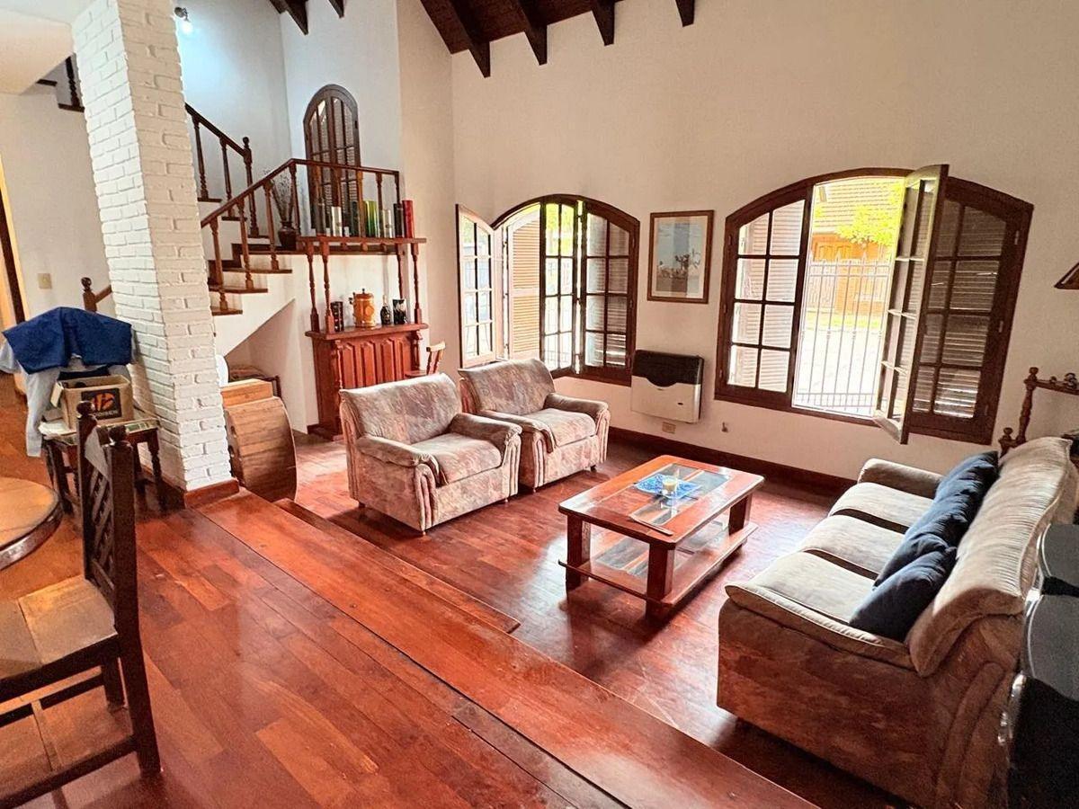 Foto de Excelente Casa Estilo Chalet En Concordia, imagen 1