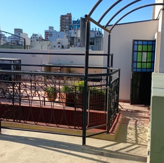 Alquiler de Casa tipo PH de 3 ambientes con patio en Balvanera - Anchorena y Sarmiento 1