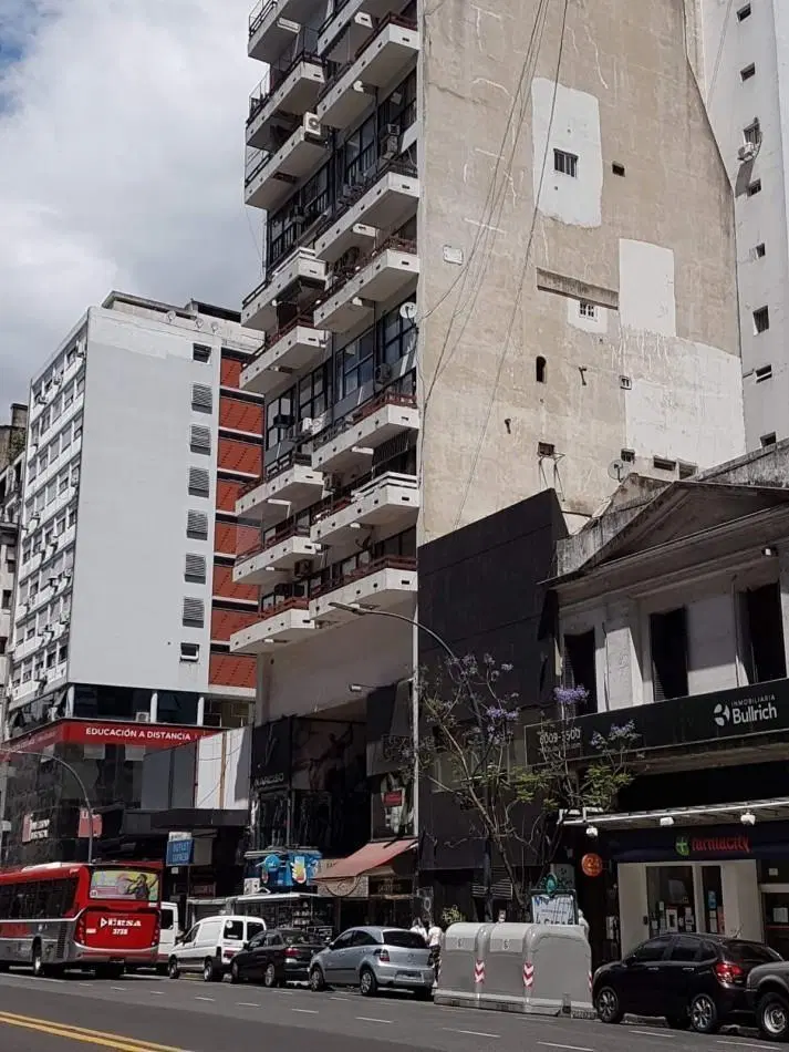 Departamento 2 Ambientes y Medio en Venta en Barrio Norte sobre Av. Santa Fe Muy Luminoso 4