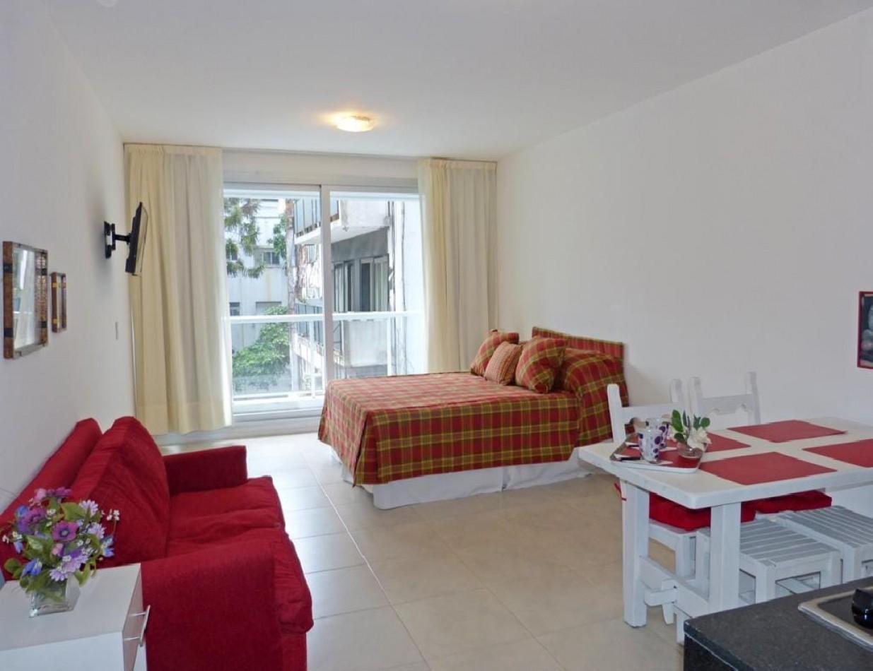 Foto de Alquiler Monoambiente 32M2 Recoleta con Jacuzzi, solarium y SUM, imagen 1