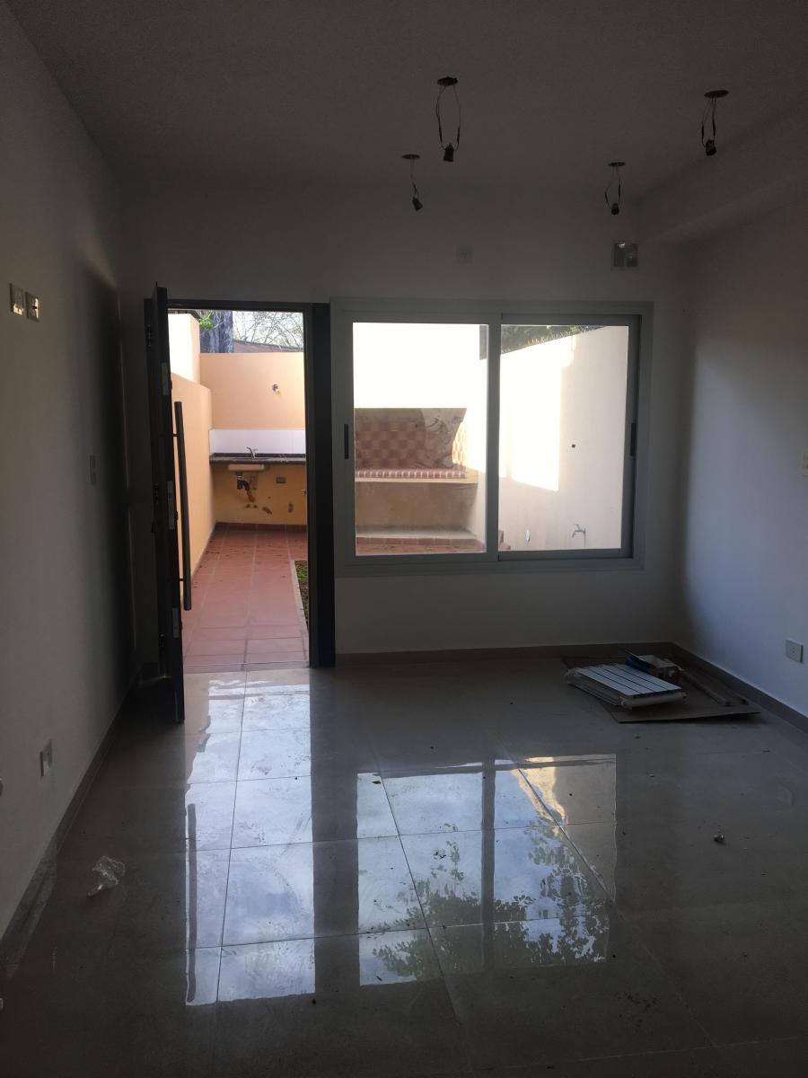 Duplex a estrenar en General Rodríguez, zona centrica