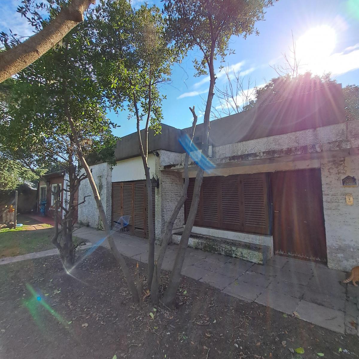 Casa Retasada a refaccionar en Gral.Rodríguez, calle Hipólito Yrigoyen