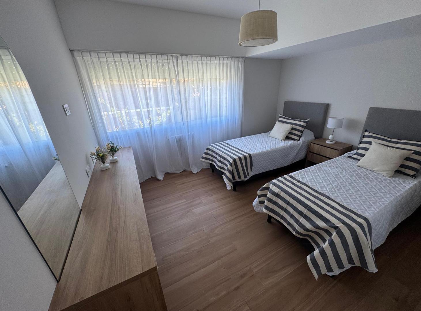 Foto de Venta Departamento 5 Ambientes En Shopping Aldrey, Mar del Plata., imagen 1
