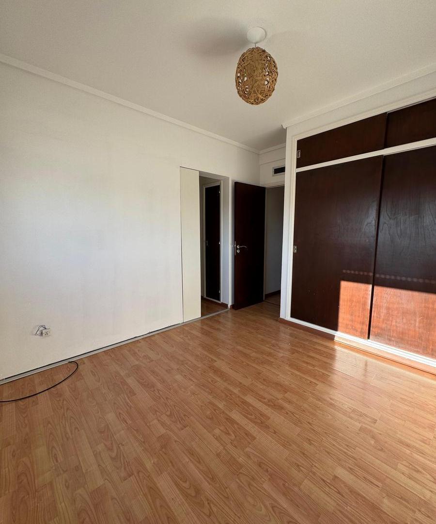 Foto de Departamento en VENTA, 4 ambientes. La Perla, imagen 3