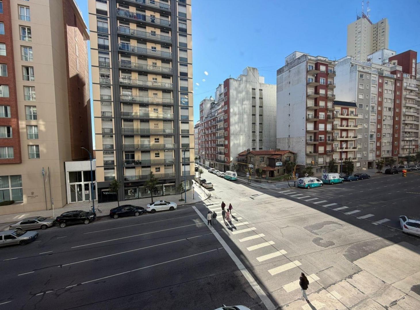 Foto de VENTA Departamento 3 Ambientes Reciclado sobre Av. Colon, en Mar Del, imagen 2