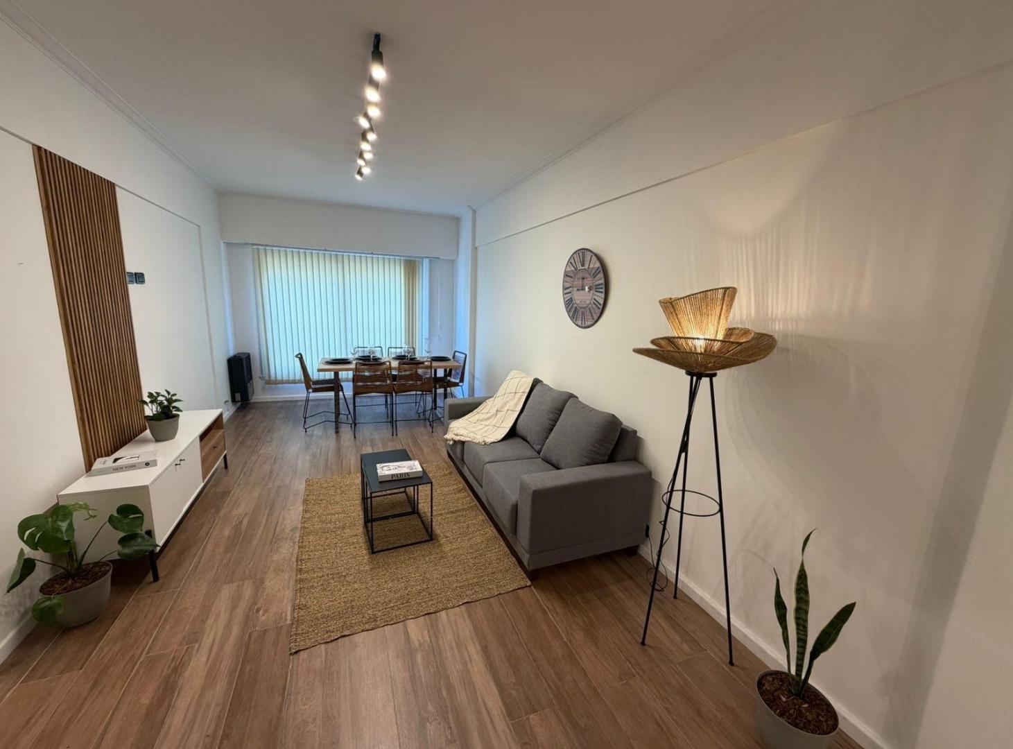 Foto de VENTA Departamento 3 Ambientes Reciclado sobre Av. Colon, en Mar Del, imagen 1