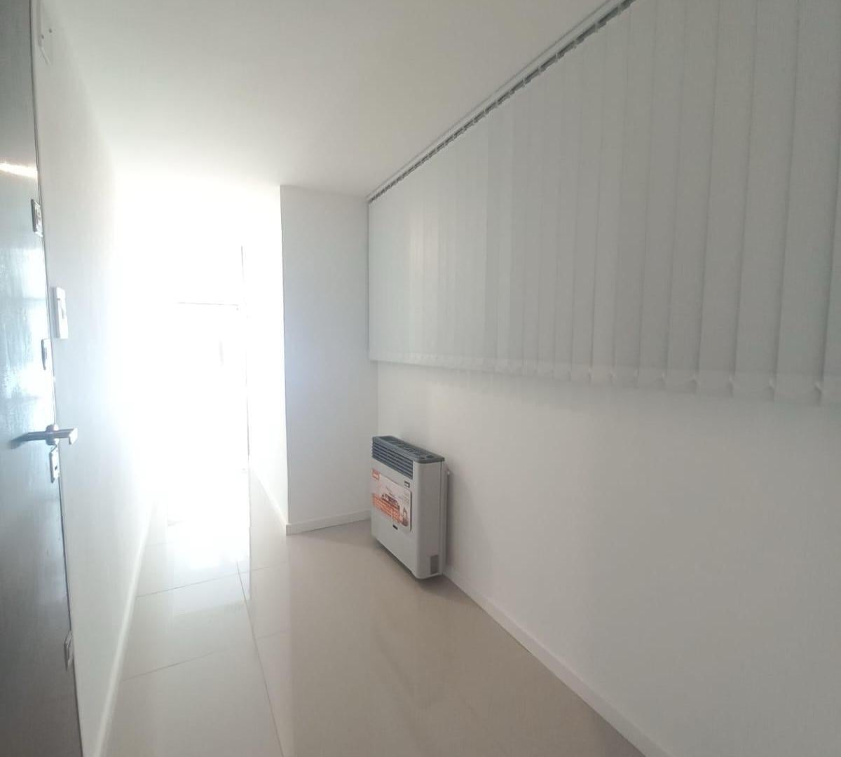 Foto de VENTA Departamento 3 Ambientes con balcon en Plaza Mitre, Mar Del Plata., imagen 2
