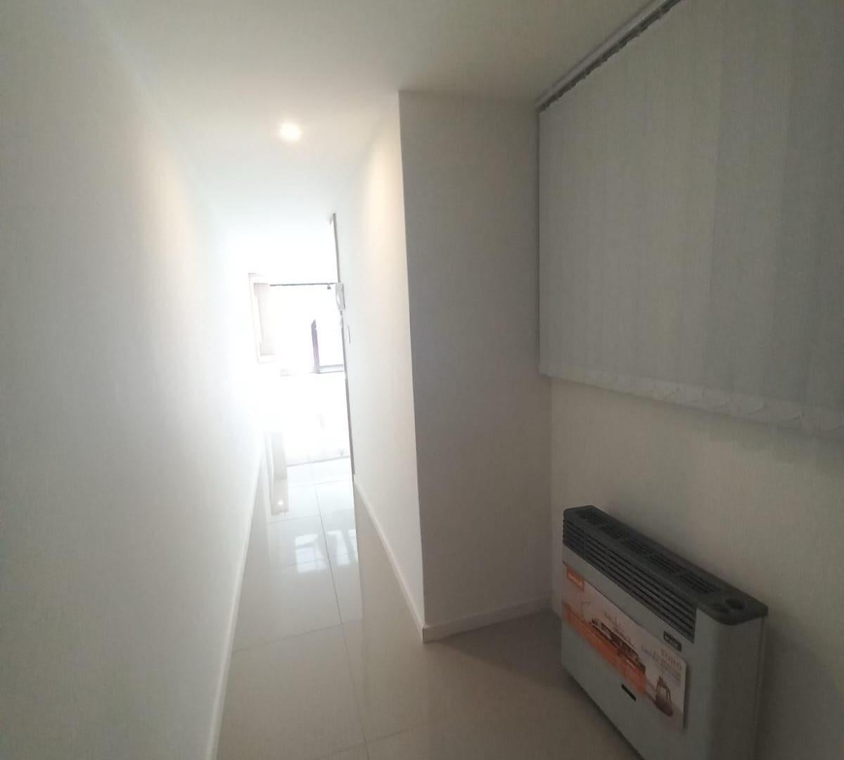 Foto de VENTA Departamento 3 Ambientes con balcon en Plaza Mitre, Mar Del Plata., imagen 4
