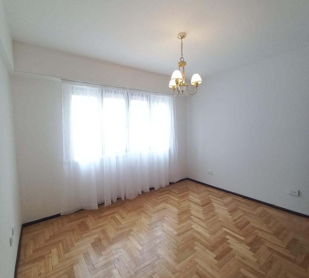 Foto de VENTA Departamento 3 Ambientes con balcon en Plaza Mitre, Mar Del Plata., imagen 5