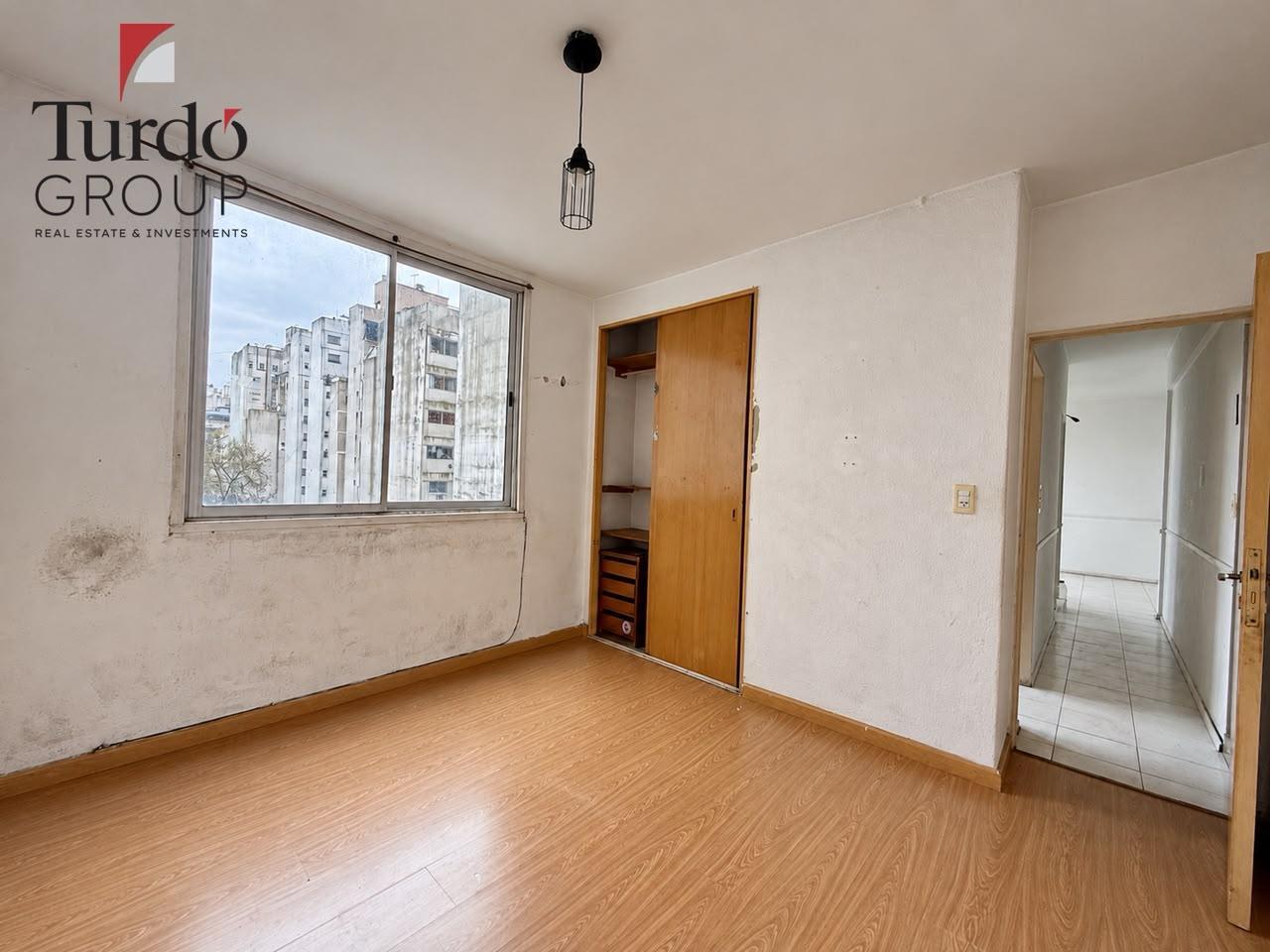 Foto de VENTA Departamento de 2 ambientes con dependencia en venta | Zona Plaza, imagen 1