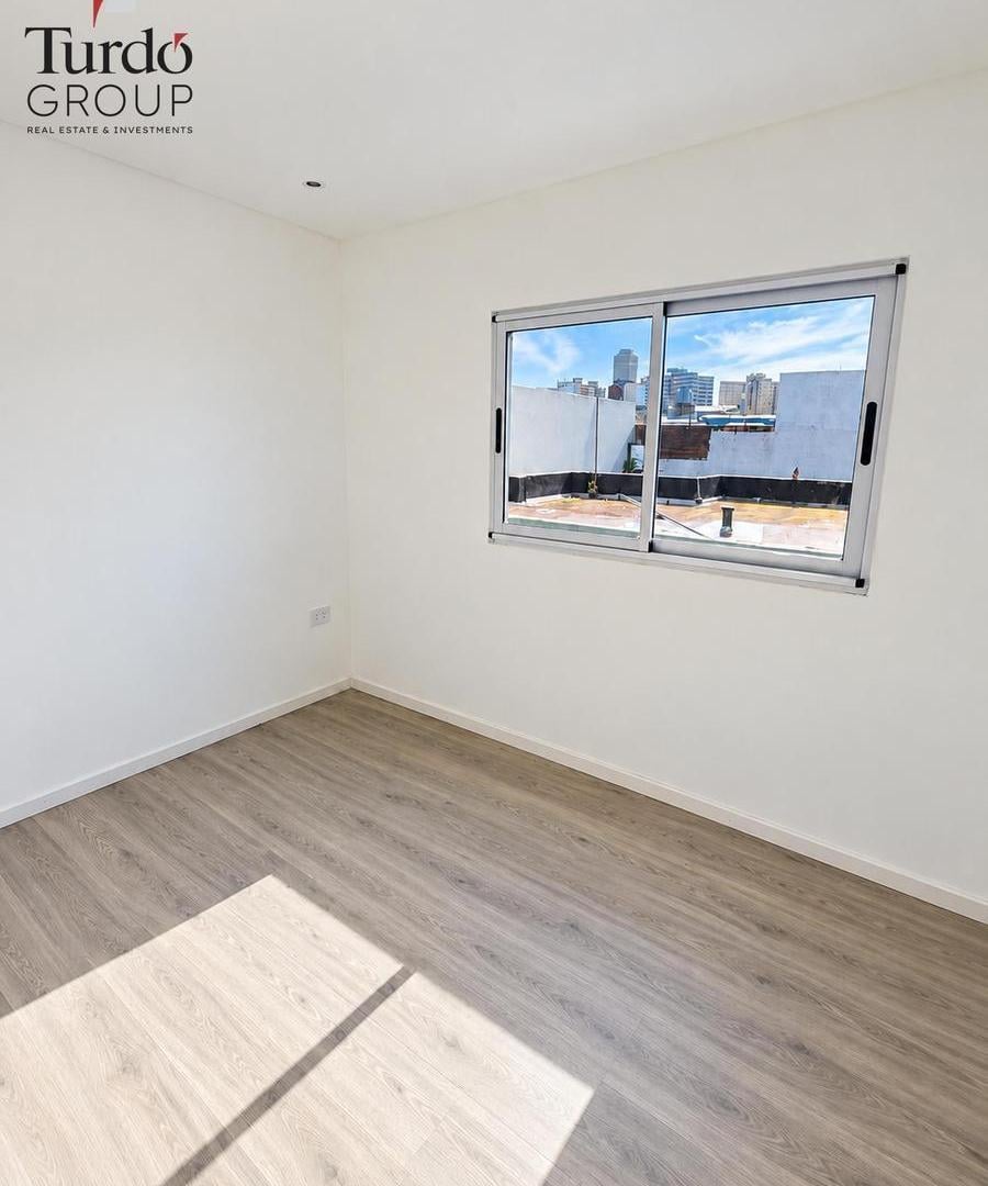 Foto de VENTA PH DE 4 AMBIENTES EN DÚPLEX | ZONA DON BOSCO, MAR DEL PLATA, imagen 3