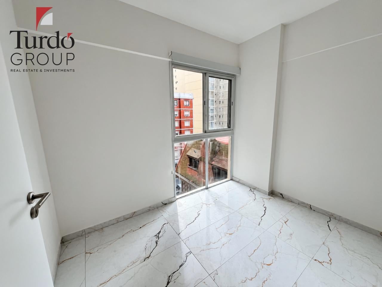 Foto de VENTA MONOAMBIENTE CON VISTA LATERAL AL MAR | ZONA GÜEMES, MAR DEL PLATA, imagen 1