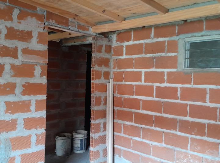 TEMPERLEY Regia casa para 3 familias urgente U$D 60.000 Consulte........
