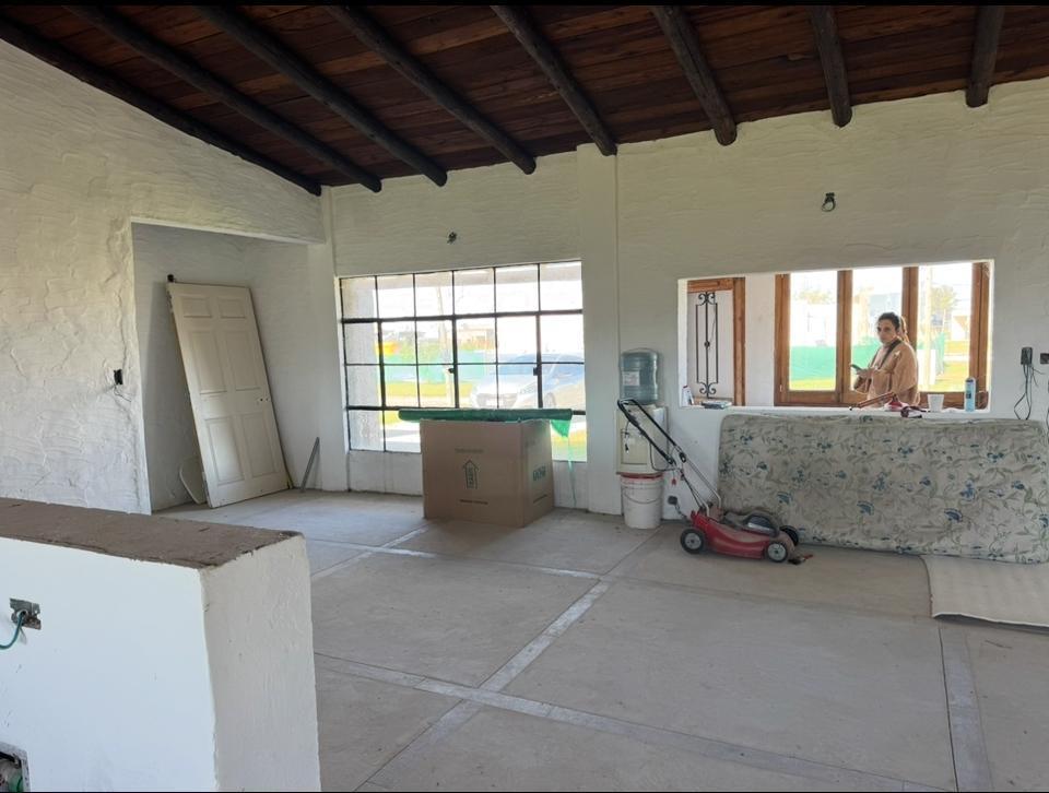 Casa en Venta - a Refaccionar en El Ensueño