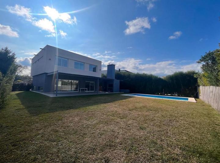 Casa en  Venta y Alquiler Los Lagos Nordelta 4