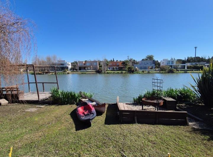 Casa 3 hab, gimnasio, pileta a la laguna en El Canton - Norte 4