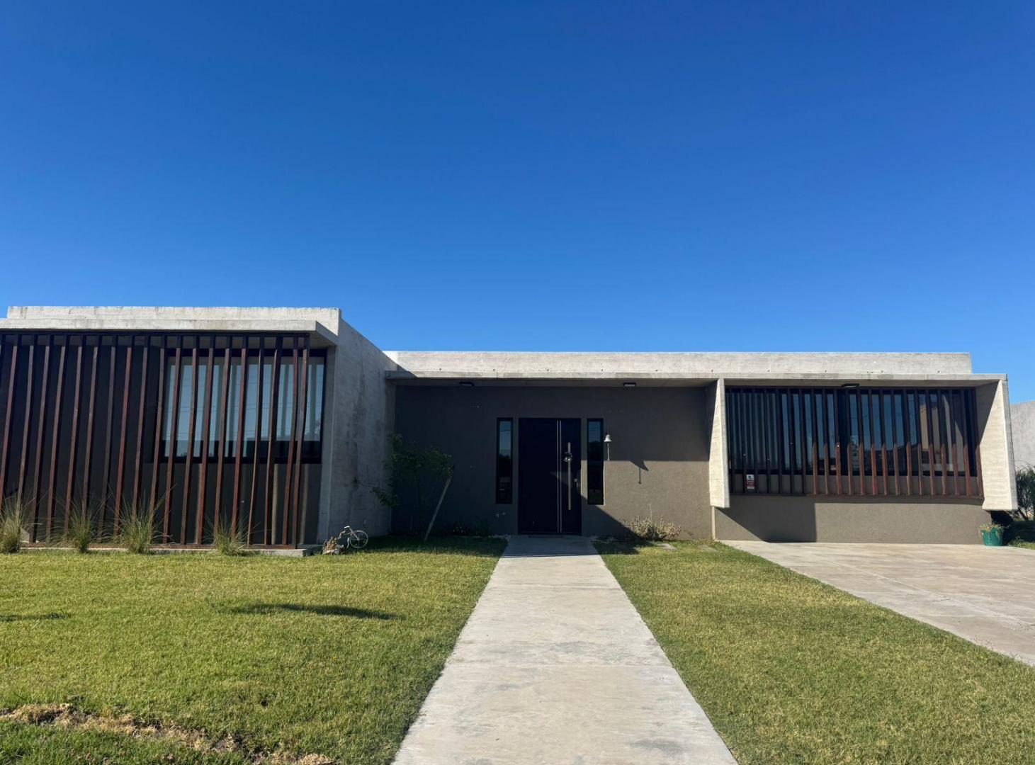 OPORTUNIDAD - Casa en Venta, 4 AMB en C.C Manuel Belgrano