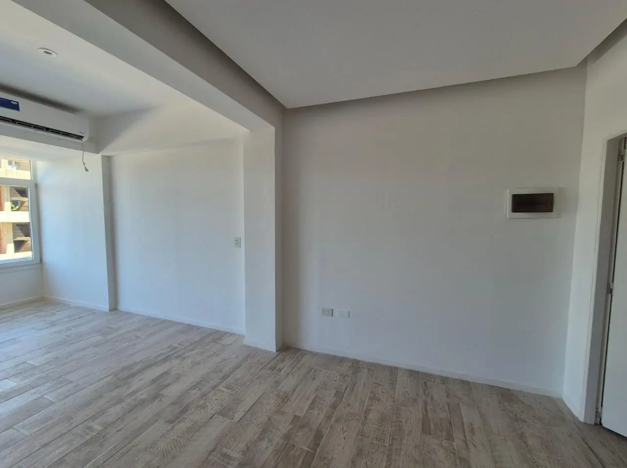 VENTA con renta - Departamento 2 amb c/cochera en DELTA CENTER NORDELTA 5
