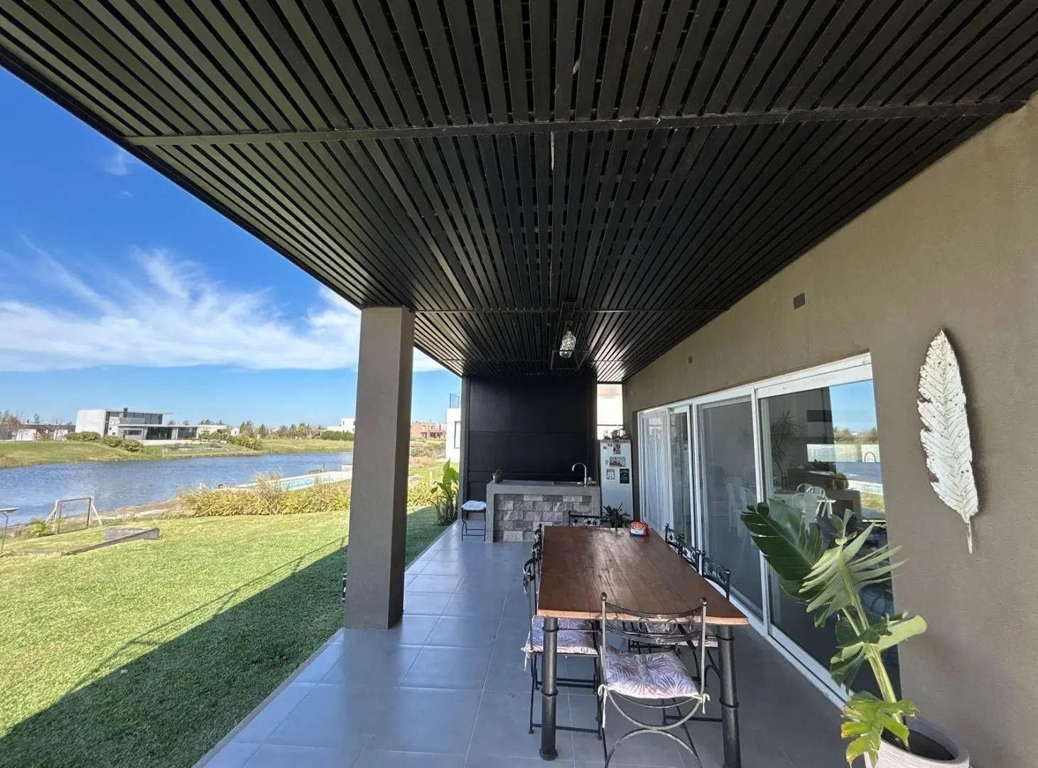 Casa en Venta a la Laguna en El Naudir - Aguas Privadas 3