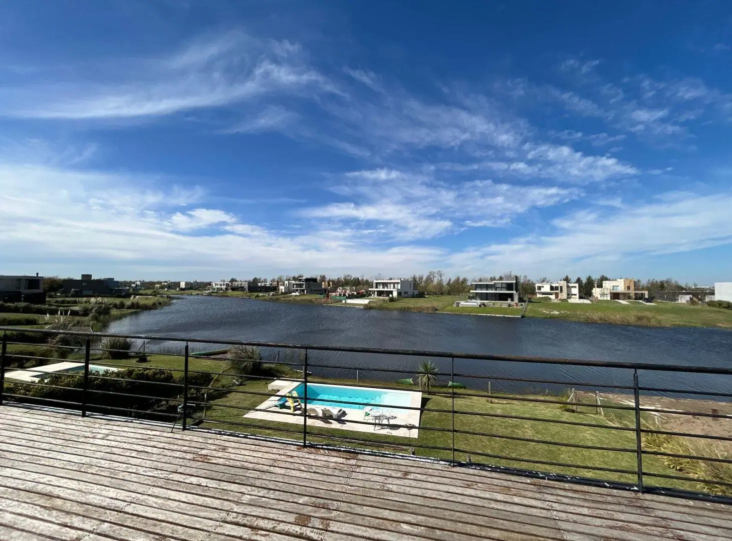 Casa en Venta a la Laguna en El Naudir - Aguas Privadas 5